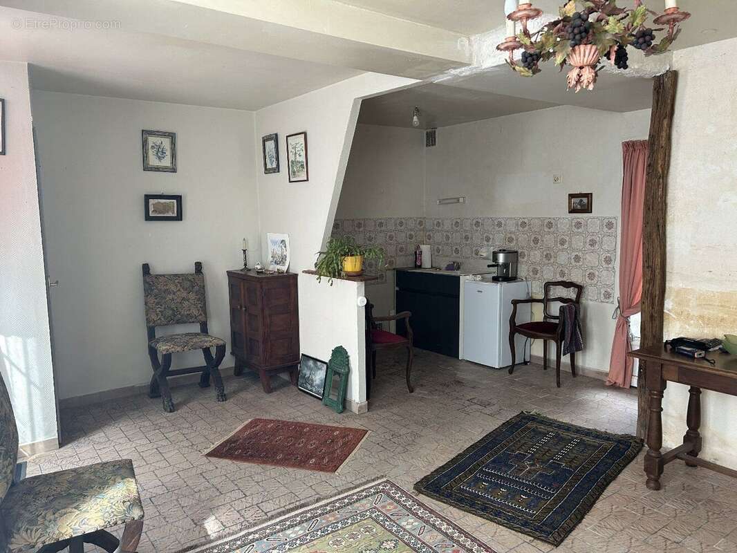 Maison à SAINT-JEAN-D'ANGELY
