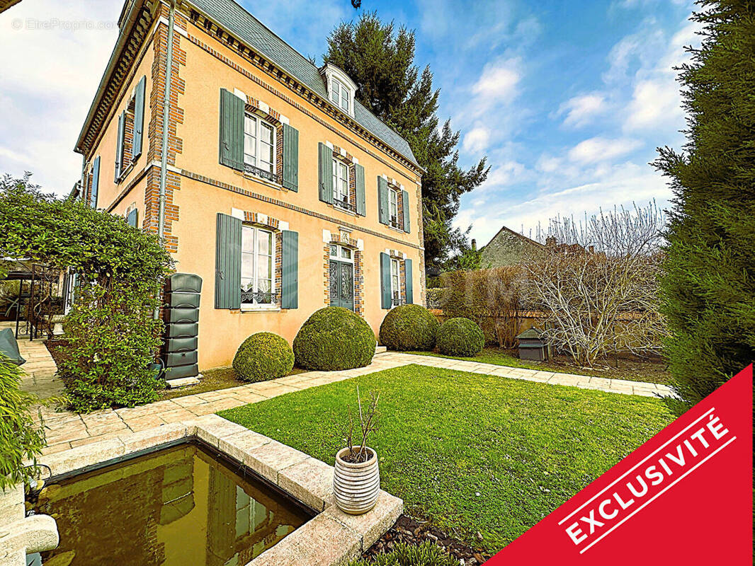 Maison à SAINT-JULIEN-DU-SAULT