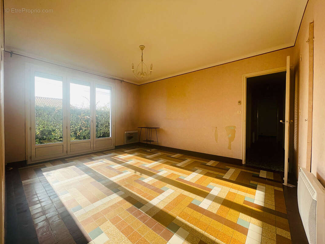 Maison à COMMEQUIERS