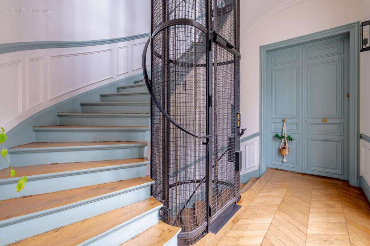 Appartement à PARIS-9E