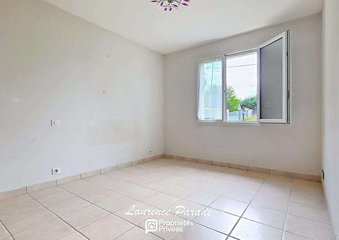 Maison de plain-pied  Quartier résidentiel recherché, proche du village - photo 8