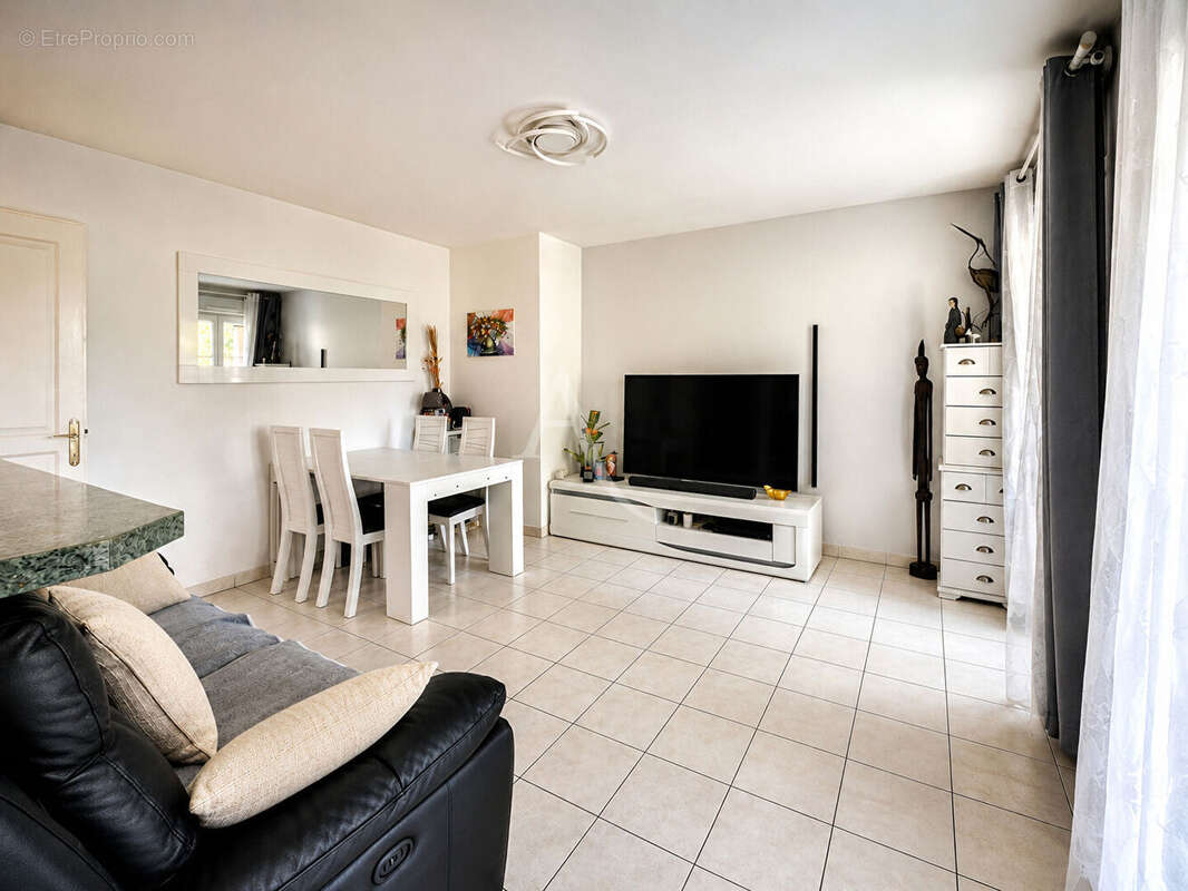 Appartement à BAILLY-ROMAINVILLIERS