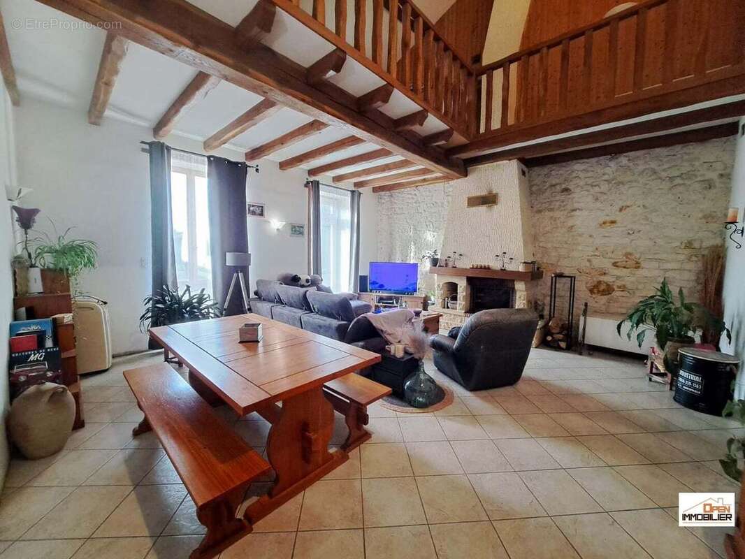 Maison à SAINT-SIGISMOND-DE-CLERMONT