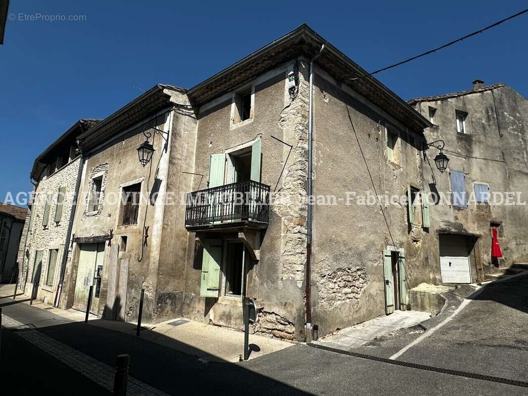 Maison 170 m² à Rousset-Les-Vignes  - photo 6