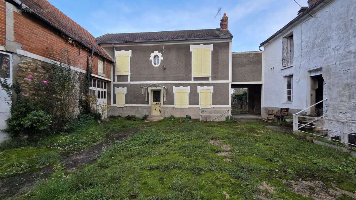 Maison à MEZIERES-SUR-SEINE