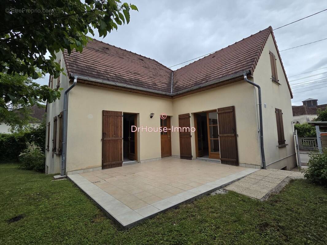 Maison à LES NOES-PRES-TROYES