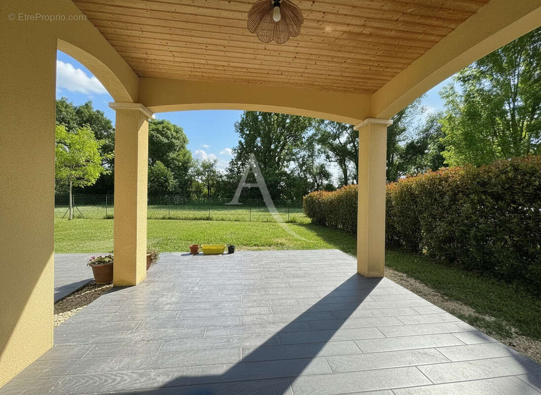 Maison à LASSERRE