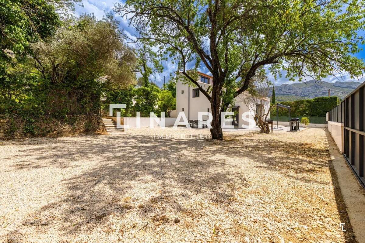 Maison à ROQUEVAIRE