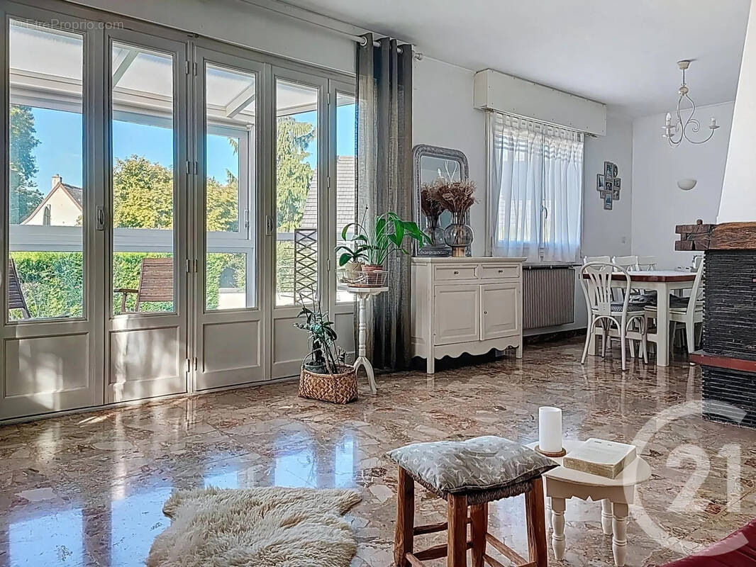 Maison à ARC-SUR-TILLE