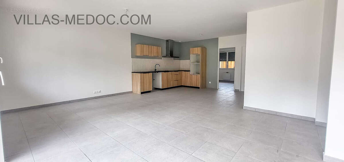 Appartement à VENDAYS-MONTALIVET