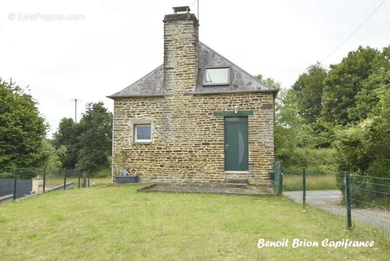 Maison à SAINT-HILAIRE-DU-HARCOUET