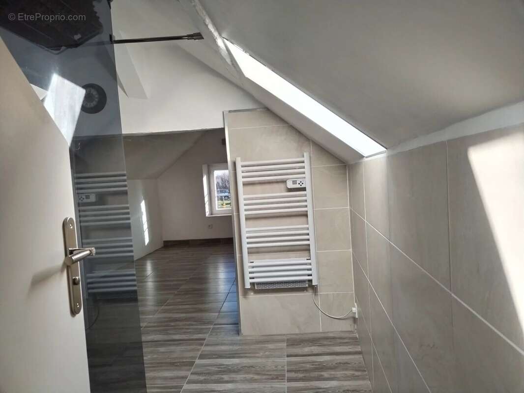 Maison à REMAUVILLE