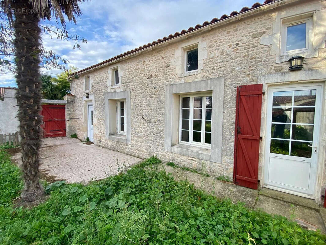 Maison à BOURCEFRANC-LE-CHAPUS