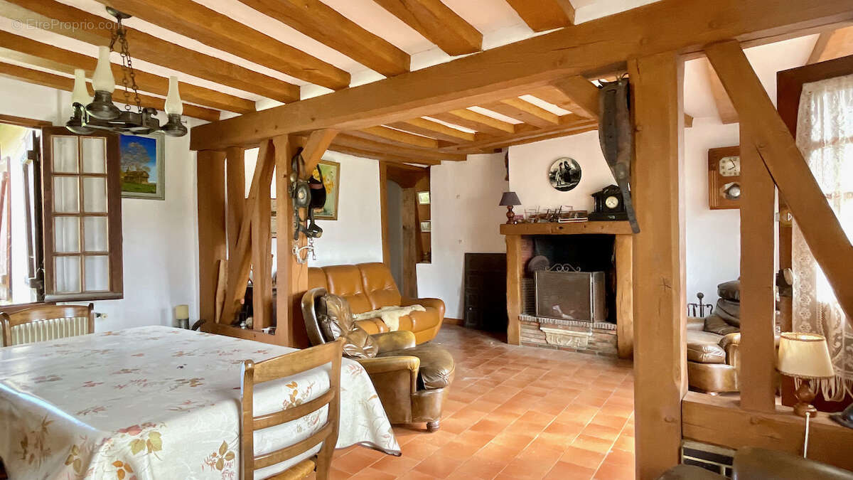 Maison de village avec bord de rivière - photo 4