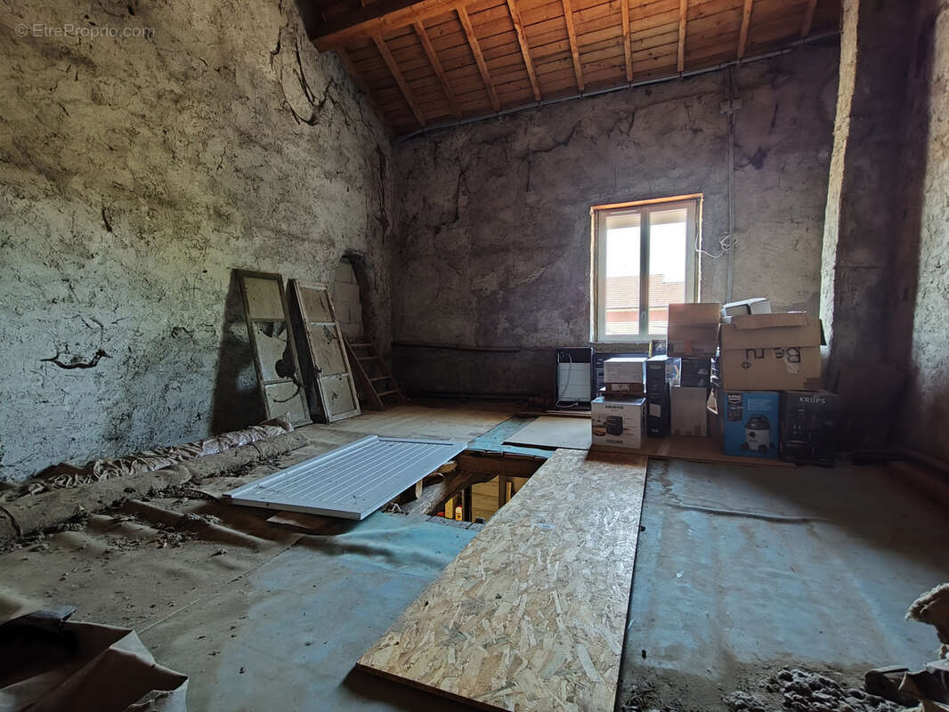 Coup de cœur à Saint-Romain-de-Jalionas   Maison avec fort potentiel - photo 13