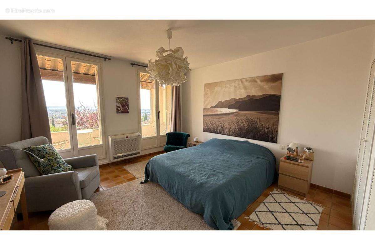 Maison à LA FARE-LES-OLIVIERS