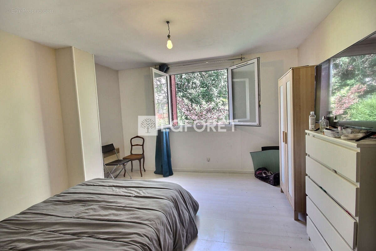 Maison à COURBEVOIE