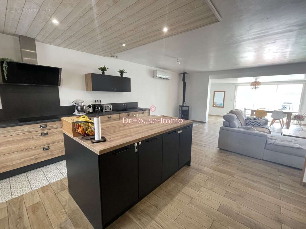 Maison à SAINT-ESTEVE