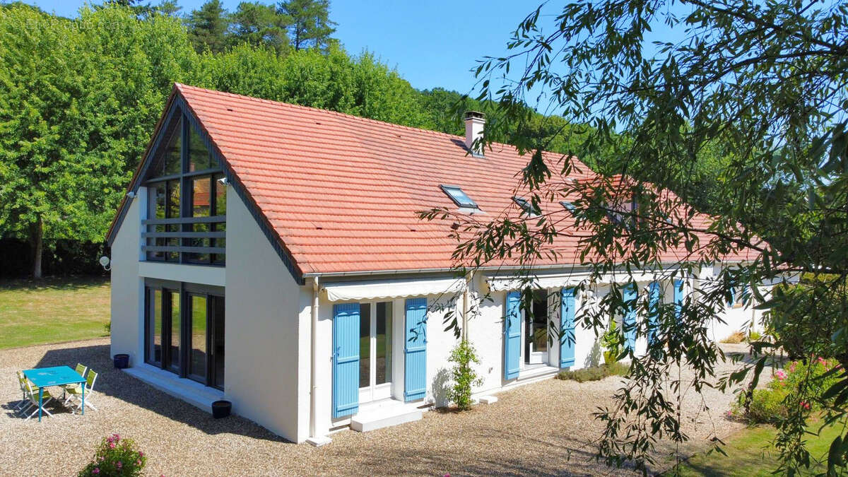 Maison à LES ESSARTS-LE-ROI