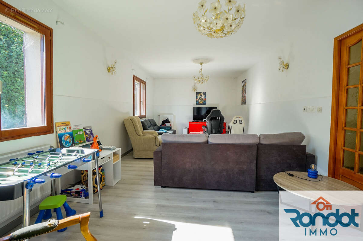 Maison 8 pieces / 7 chambres / environ 192 m2 / parcelle 601 m2 / garage - photo 9
