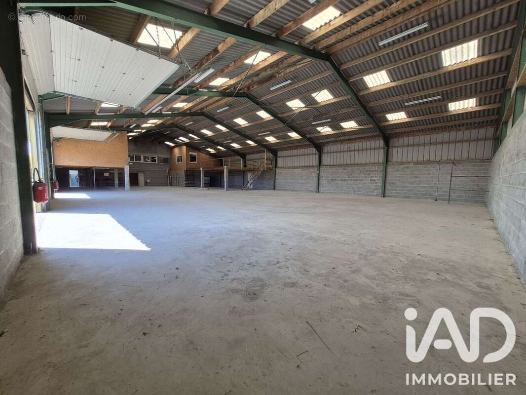 Maison 1 m² à Saint-Leger-De-Montbrun  - photo 9