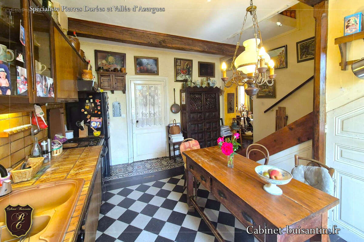 Maison de famille en pierres en centre village - photo 9