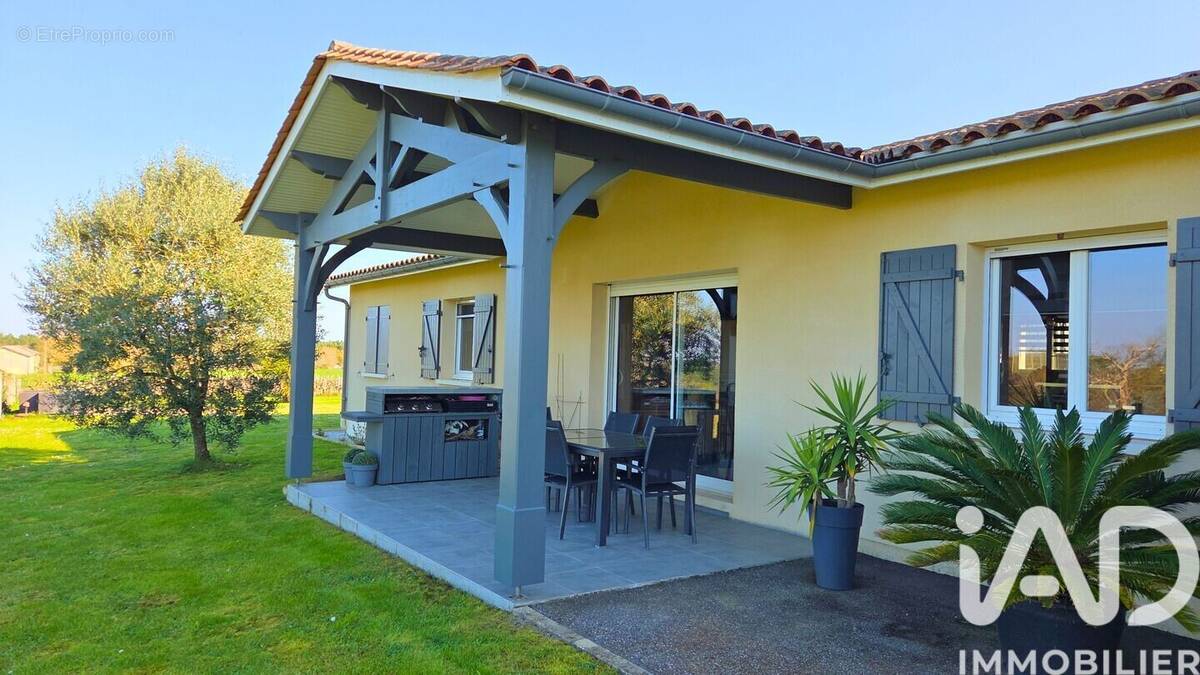 Photo 1 - Maison à BAYAS