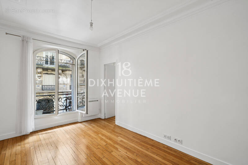Appartement à PARIS-18E