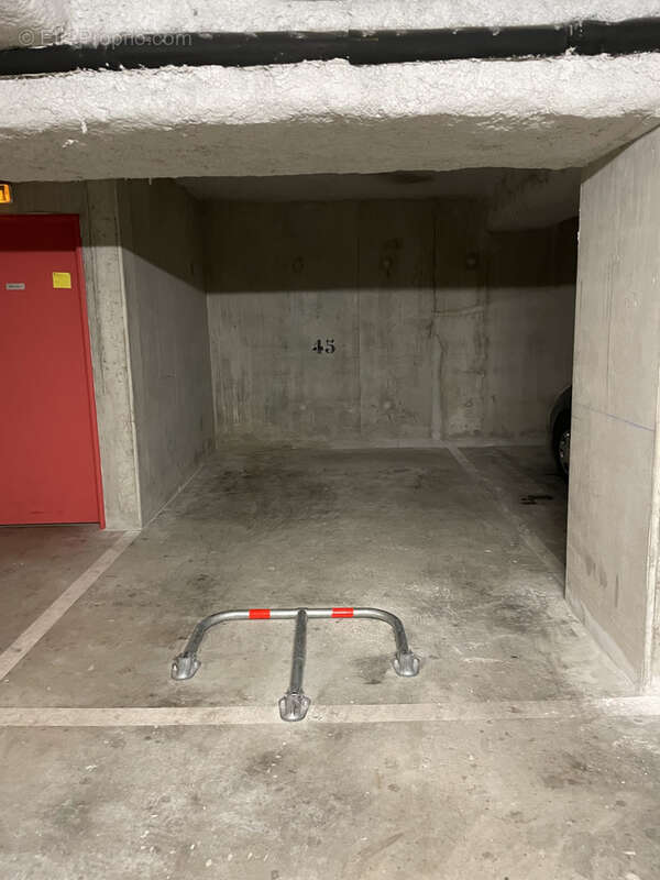 Parking à SARTROUVILLE