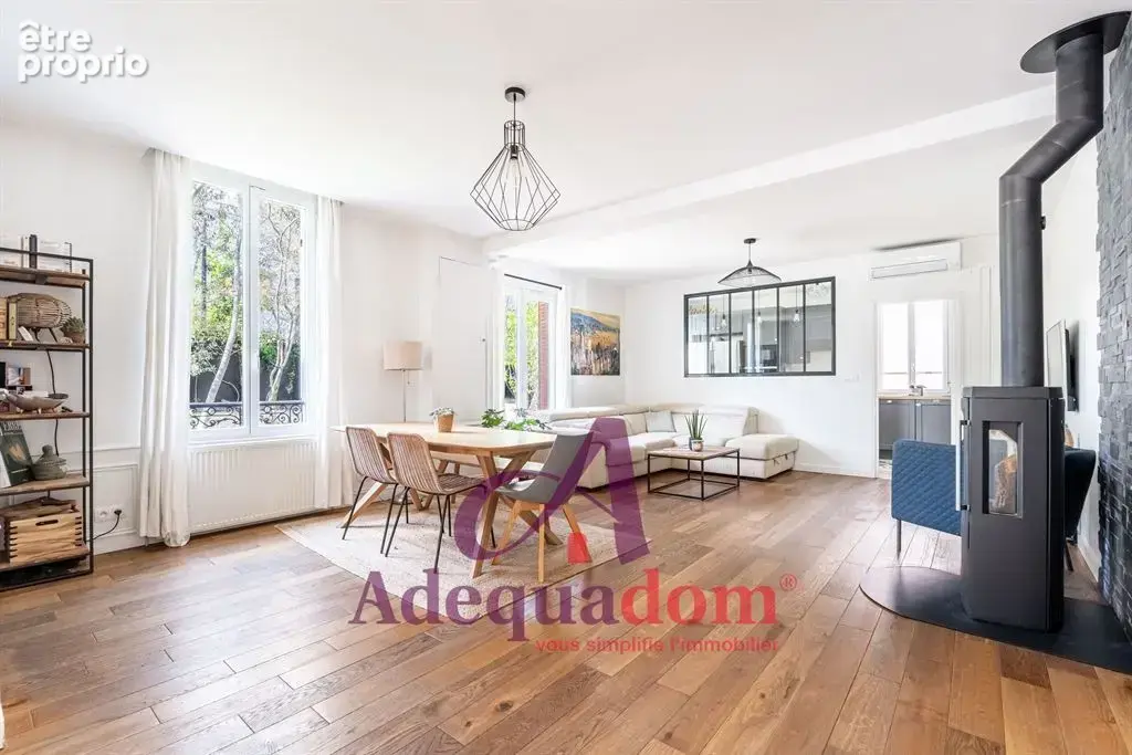 Maison familiale avec jardin et stationnement - photo 7
