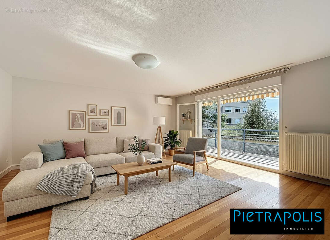 Appartement à MIRIBEL