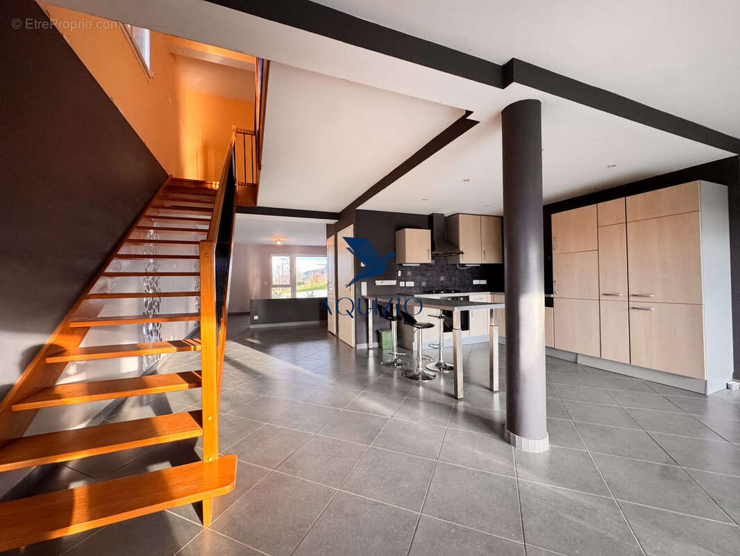 Appartement à LA ROCHE-SUR-FORON