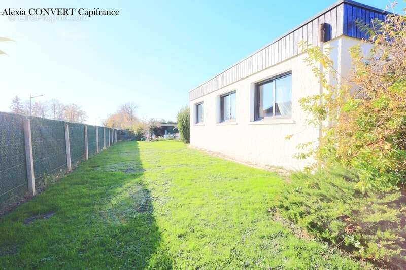 Maison à SAINT-DENIS-LES-BOURG