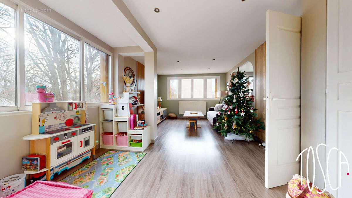 Appartement à THIAIS