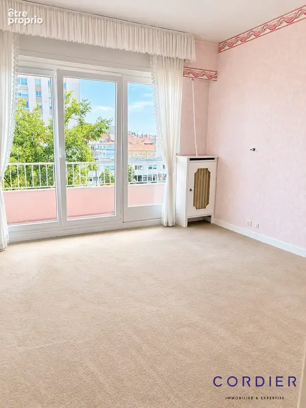 Appartement 4 pièces 96 m² à vendre à Thionville (57100) - photo 2