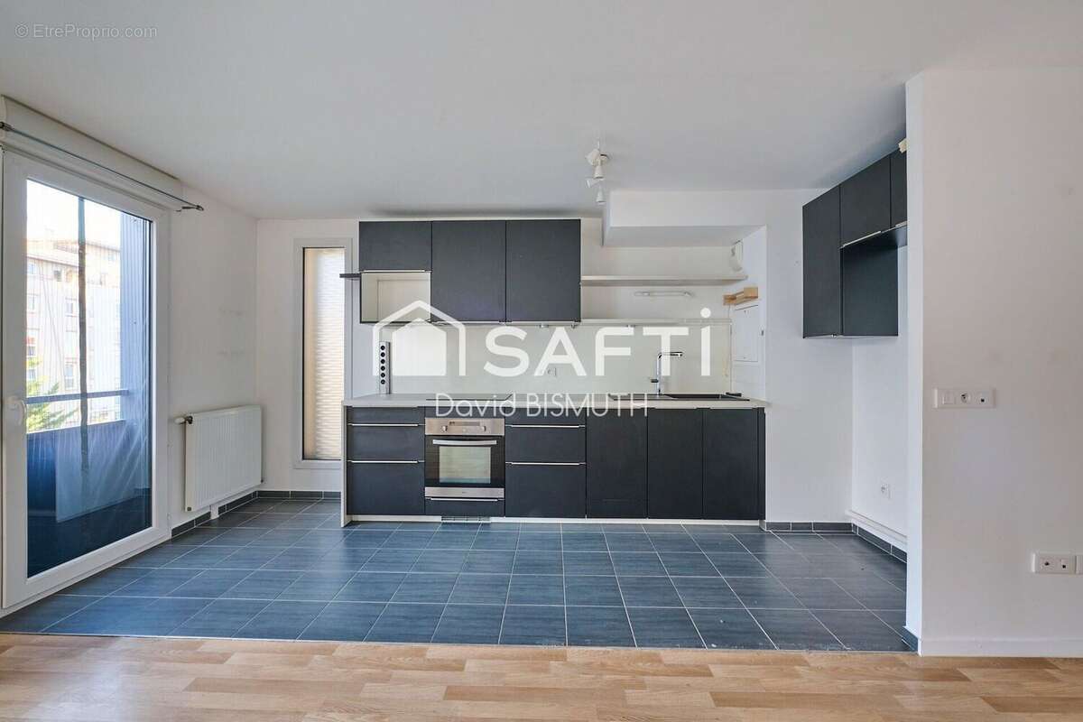 Photo 5 - Appartement à GENNEVILLIERS