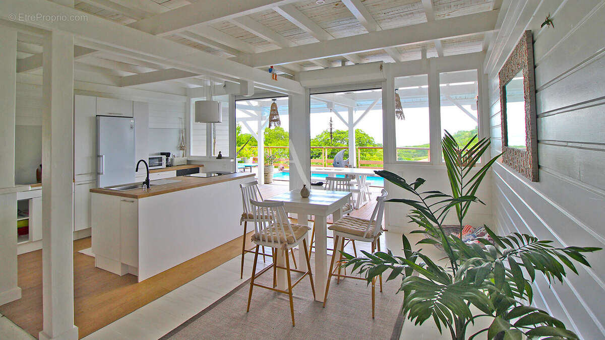 Maison à LES TROIS-ILETS