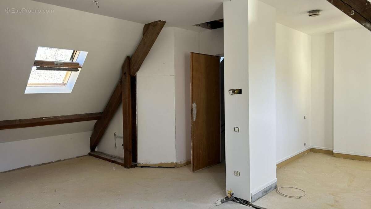 Appartement à ENTRAYGUES-SUR-TRUYERE