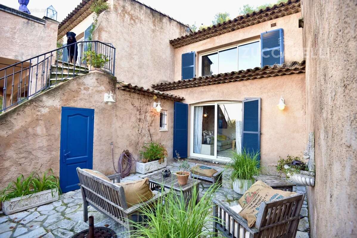 Maison à COLOMARS