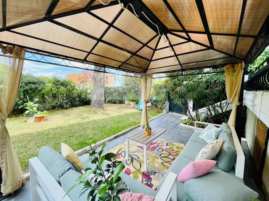 Appartement à ROQUEBRUNE-CAP-MARTIN