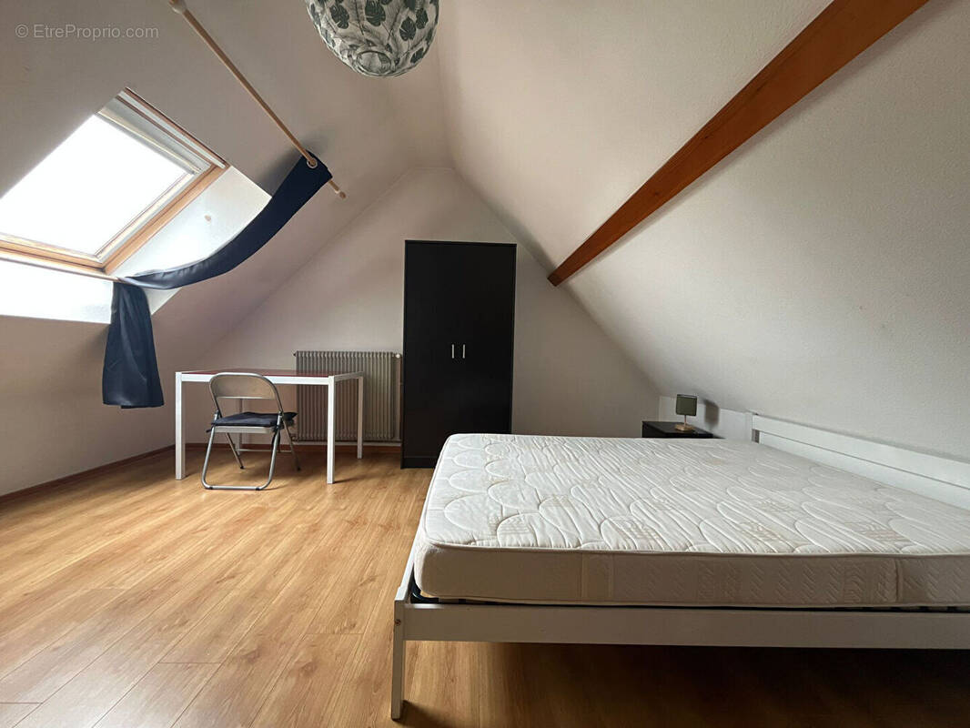 Maison à POUILLEY-LES-VIGNES