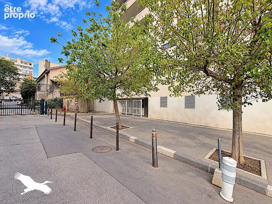 À VENDRE - MARSEILLE 13008, Le Rouet - Murs commerciaux de 75m² libre de toutes occupations. - photo 2