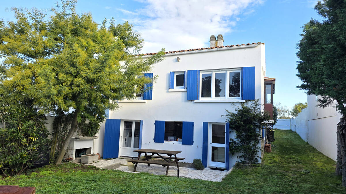 Maison à LA BREE-LES-BAINS