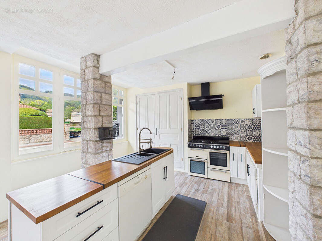 Maison à LE CHEYLARD