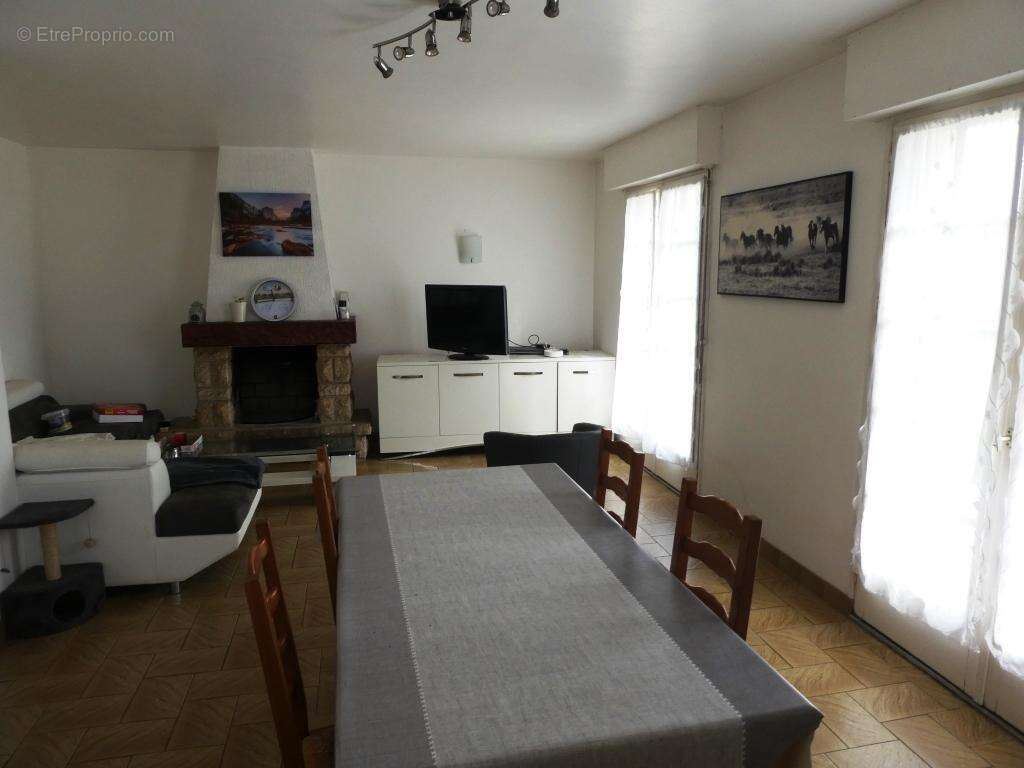 Maison à LOCMALO