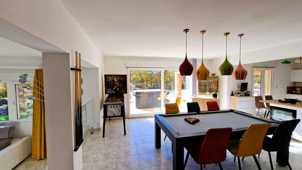 Maison à SAINT-MAXIMIN-LA-SAINTE-BAUME
