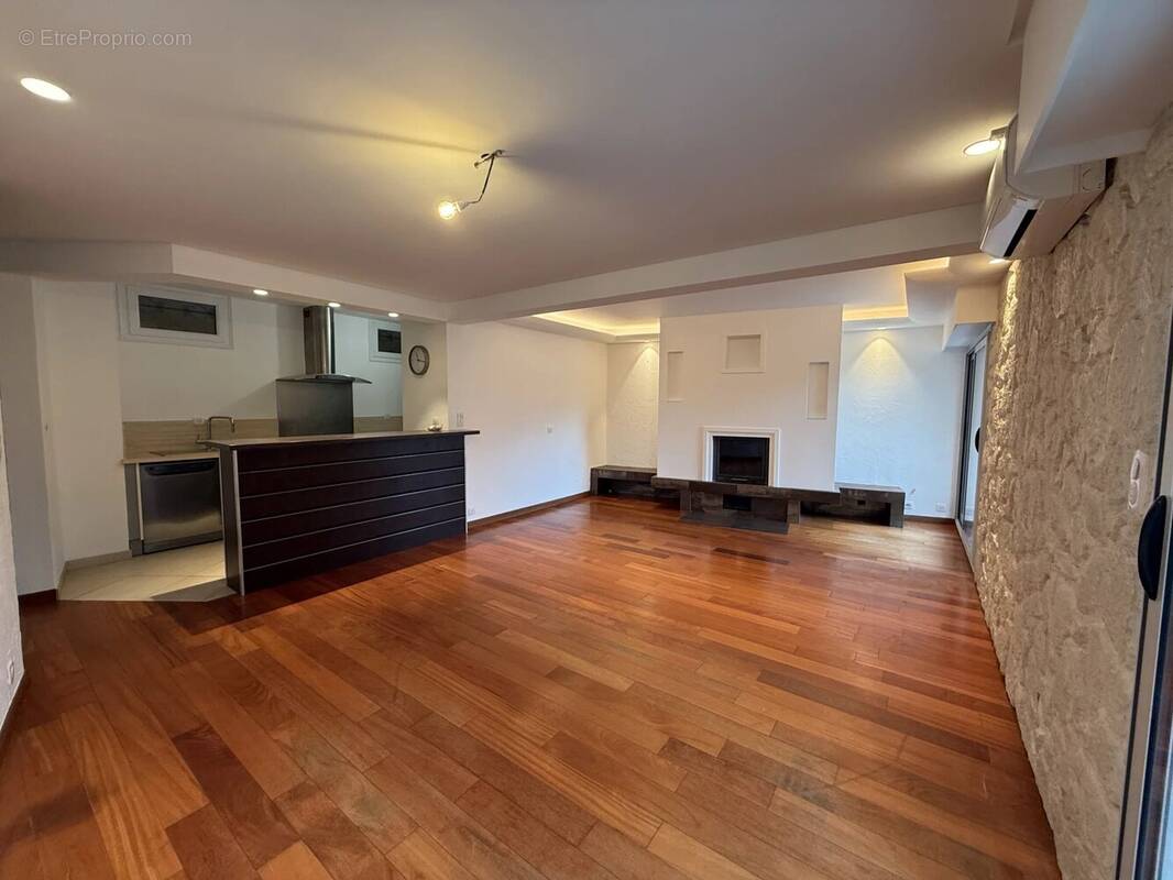 Appartement à VILLENEUVE-LOUBET