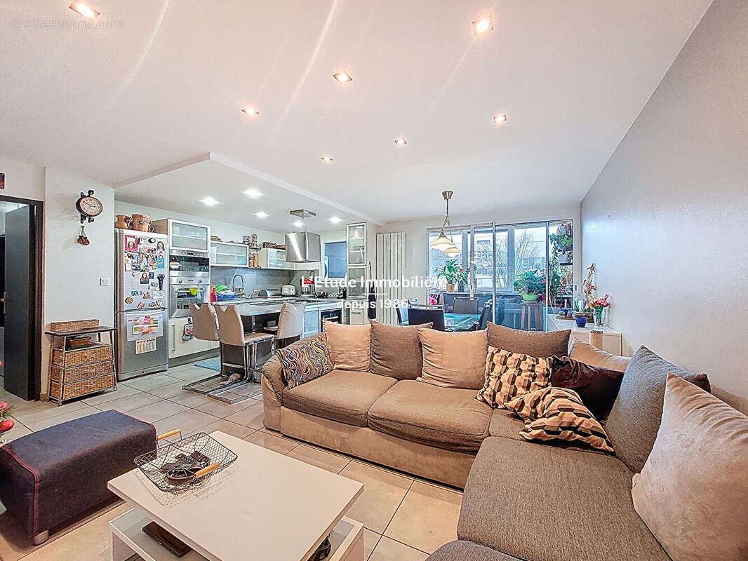 Appartement à RILLIEUX-LA-PAPE