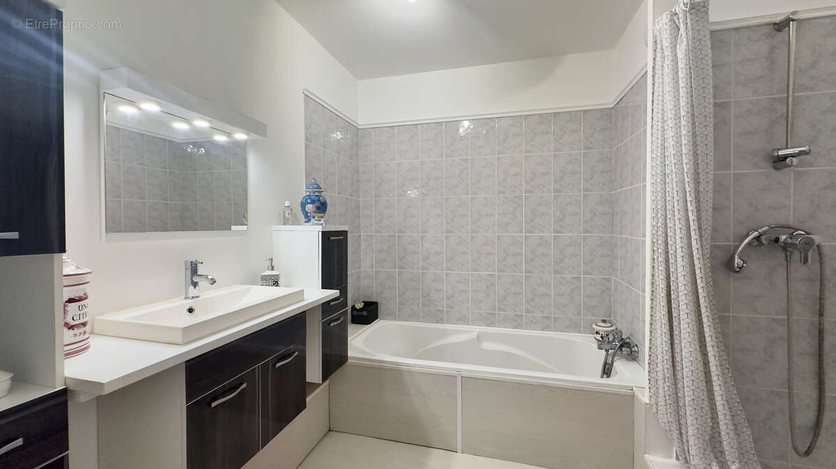 Appartement à LYON-5E