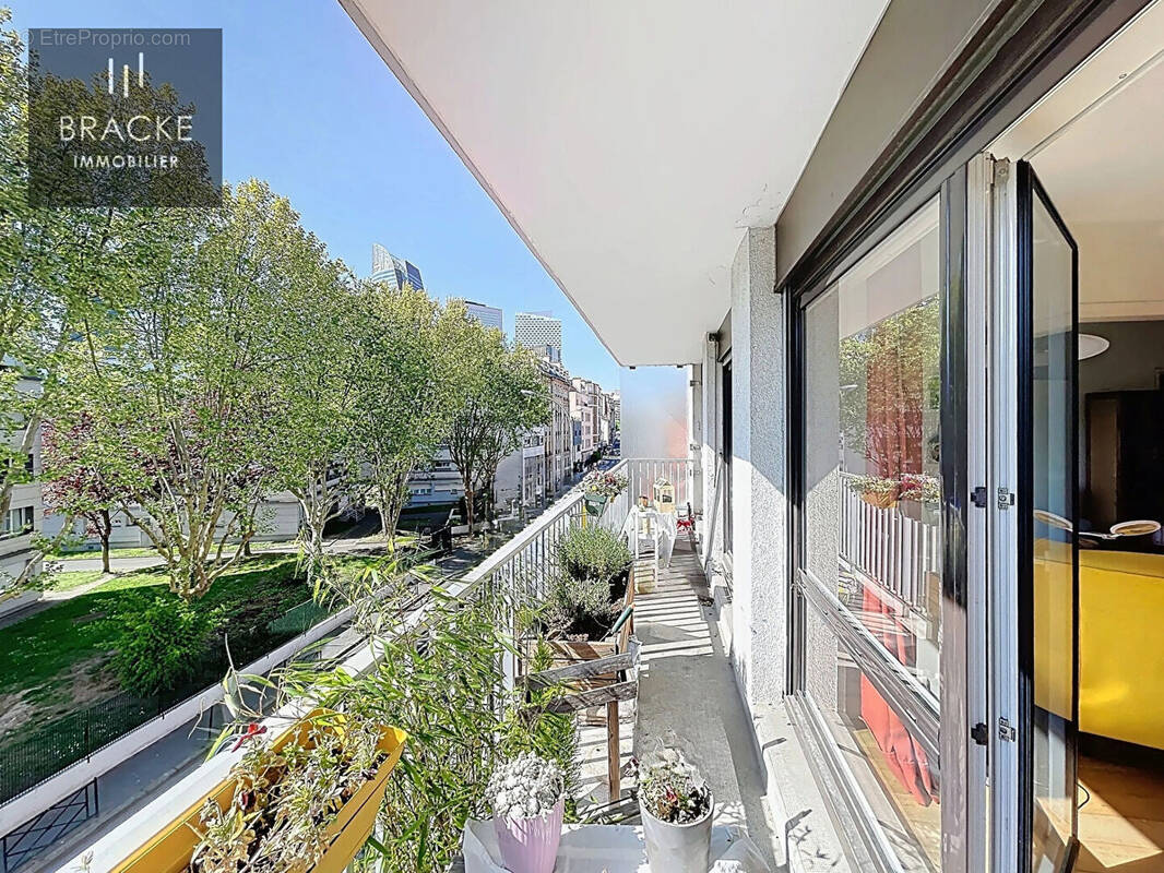 Appartement à COURBEVOIE